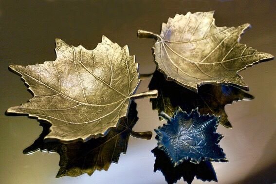 maple leaf-shaped trays